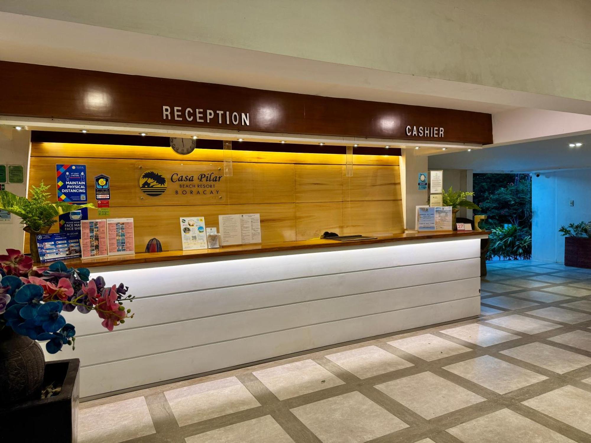 Casa Pilar Beach Resort Manoc-Manoc Exterior photo