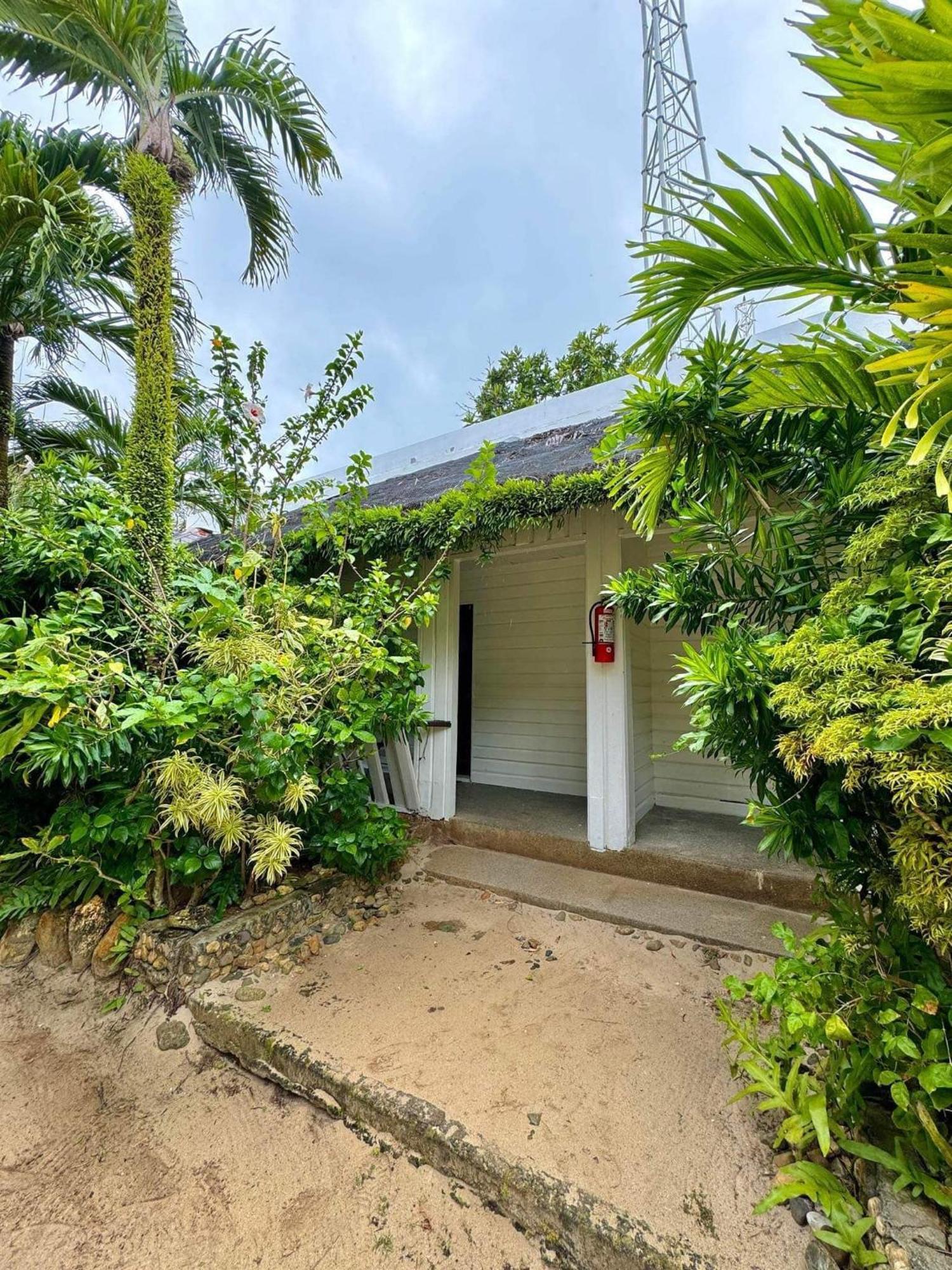 Casa Pilar Beach Resort Manoc-Manoc Exterior photo
