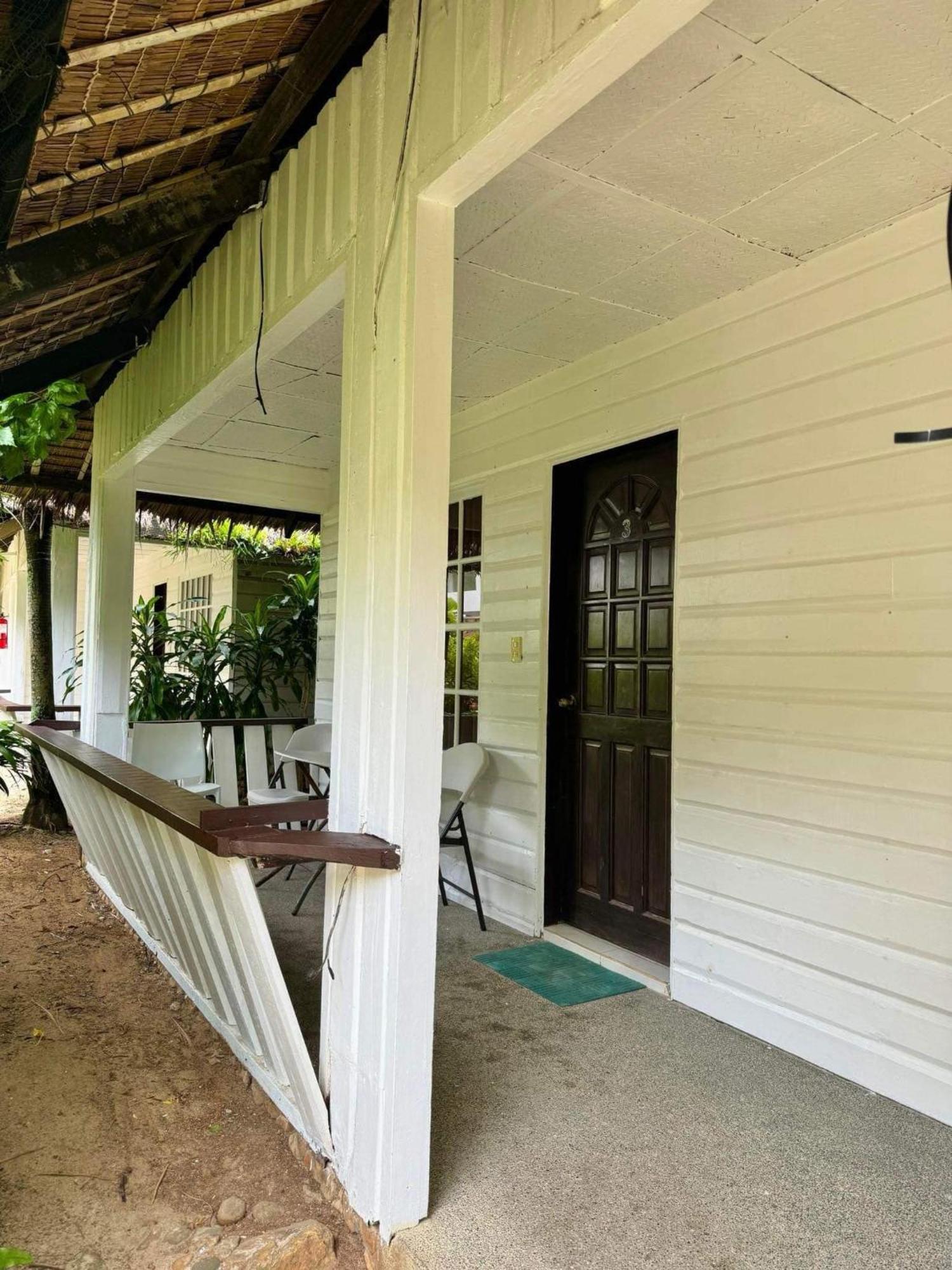Casa Pilar Beach Resort Manoc-Manoc Exterior photo