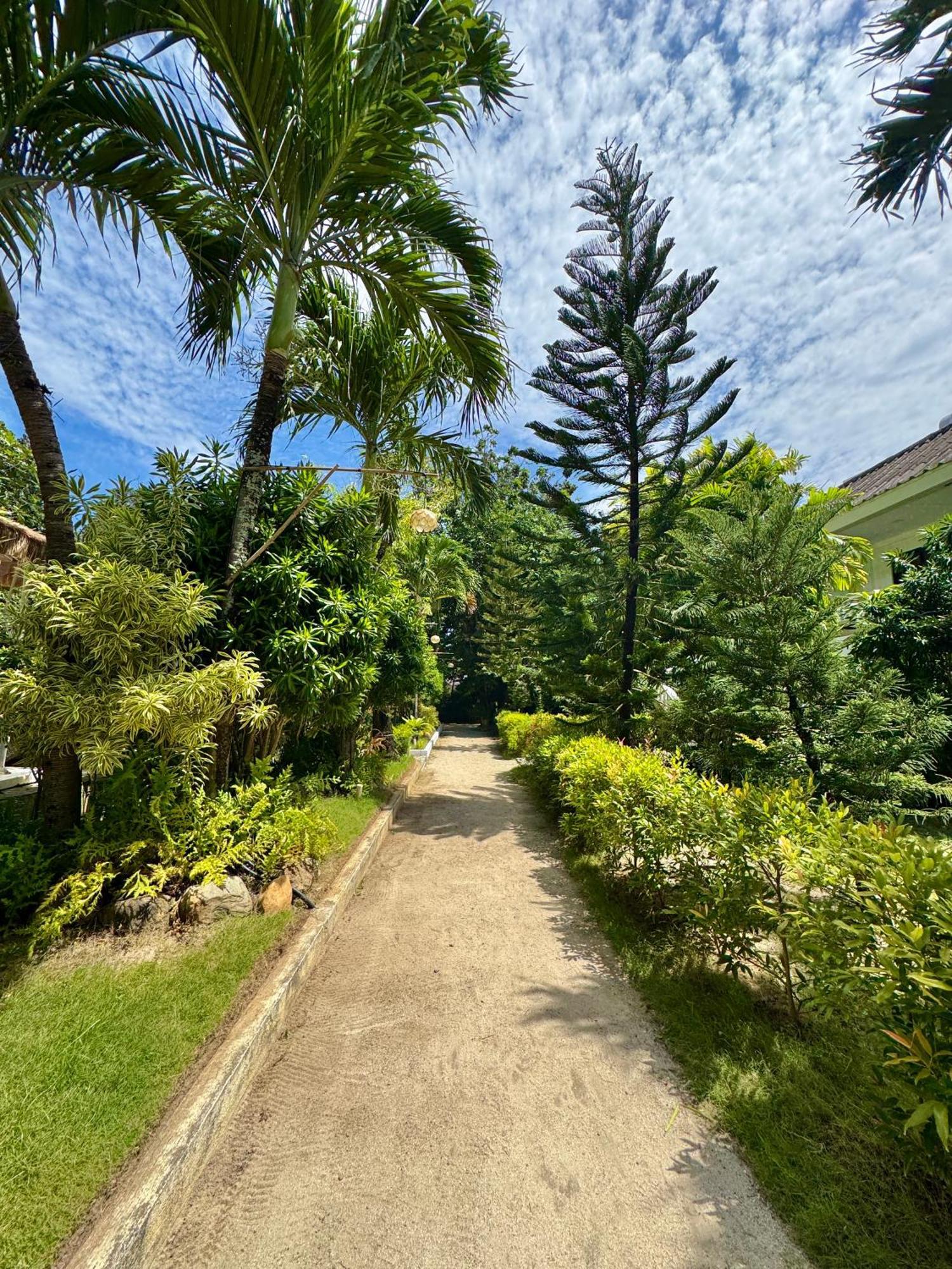 Casa Pilar Beach Resort Manoc-Manoc Exterior photo