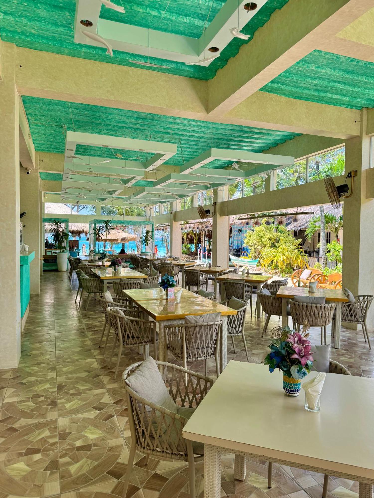 Casa Pilar Beach Resort Manoc-Manoc Exterior photo