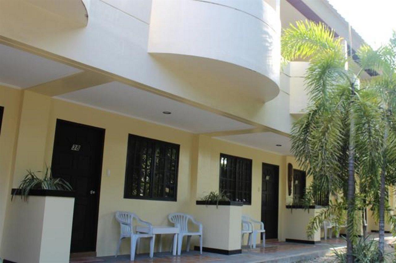 Casa Pilar Beach Resort Manoc-Manoc Exterior photo