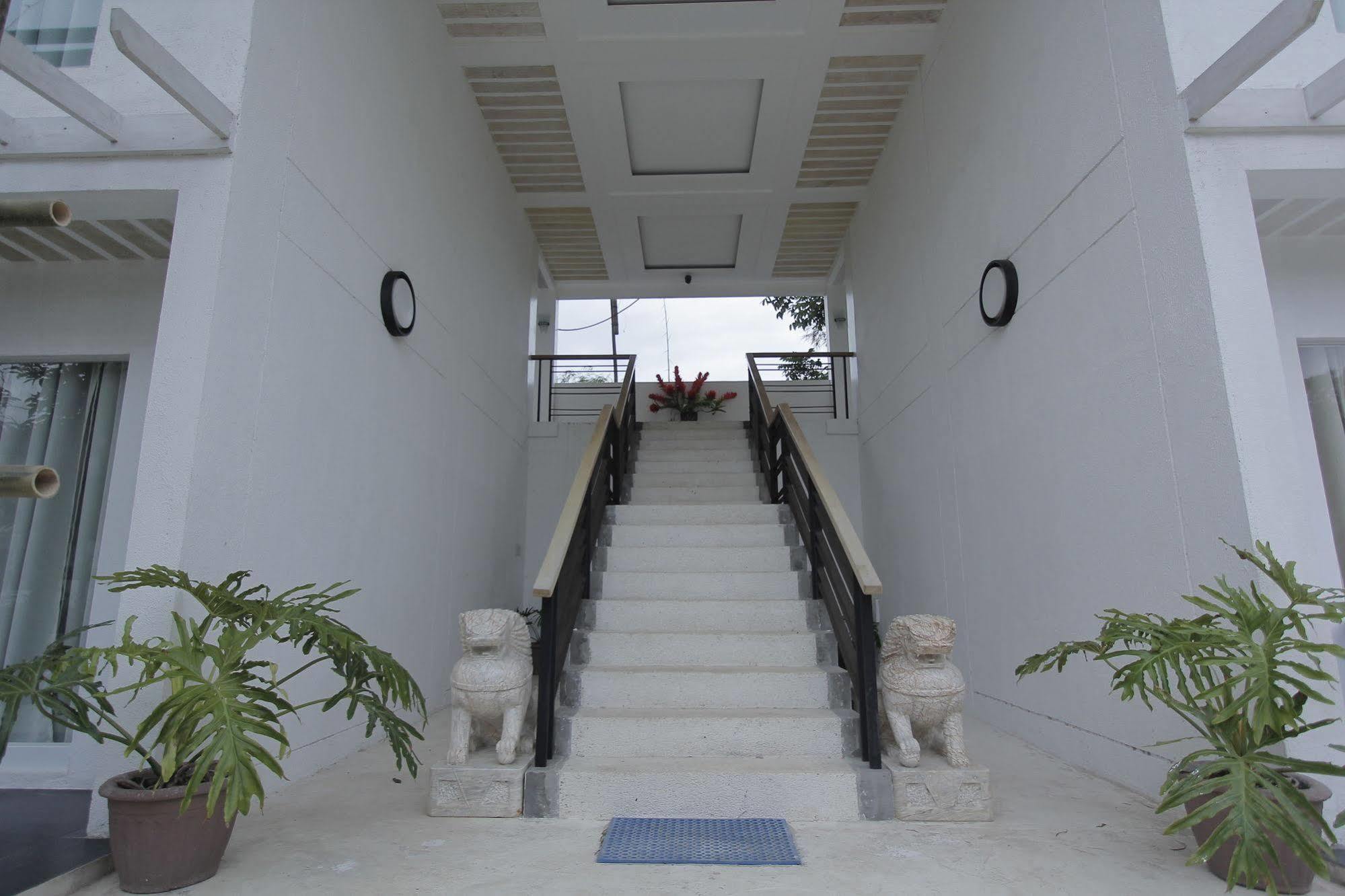Casa Pilar Beach Resort Manoc-Manoc Exterior photo